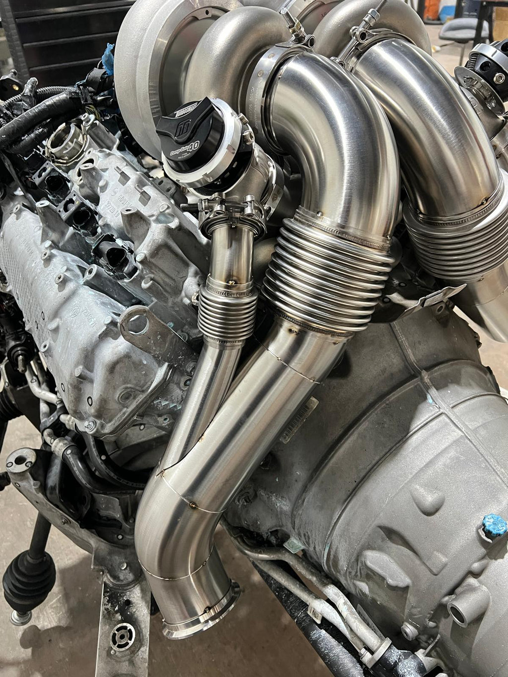 2000WHP capable BMW 4.4tt S63tu4 turbo system — clean supplier-origin gallery image 8