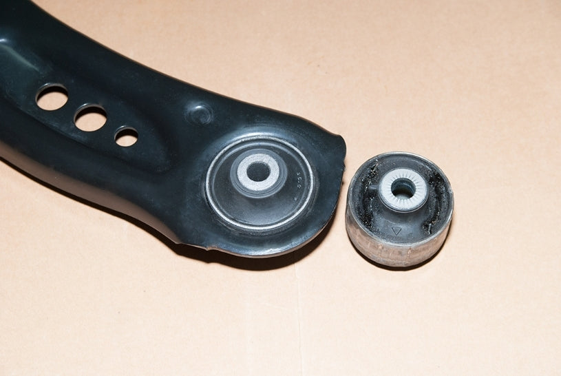 Hardrace Front Lower Arm Bushing – Volkswagen Golf R / Volkswagen Golf GTI / Skoda Octavia (7824) – Default Title