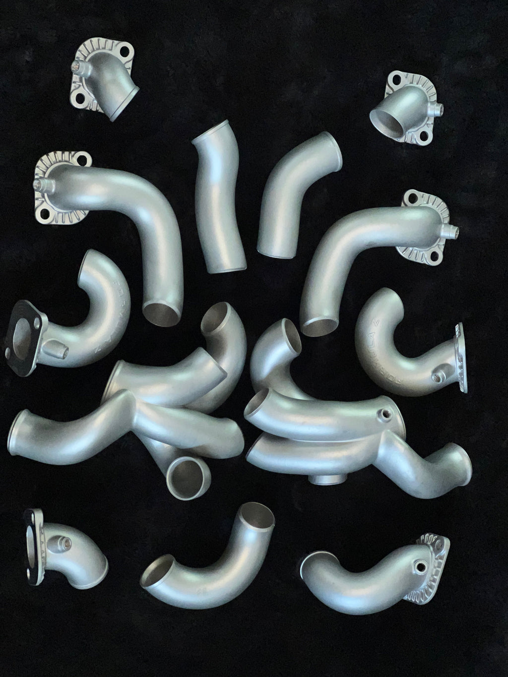 2000WHP capable BMW 4.4tt S63tu4 turbo system — clean supplier-origin gallery image 14