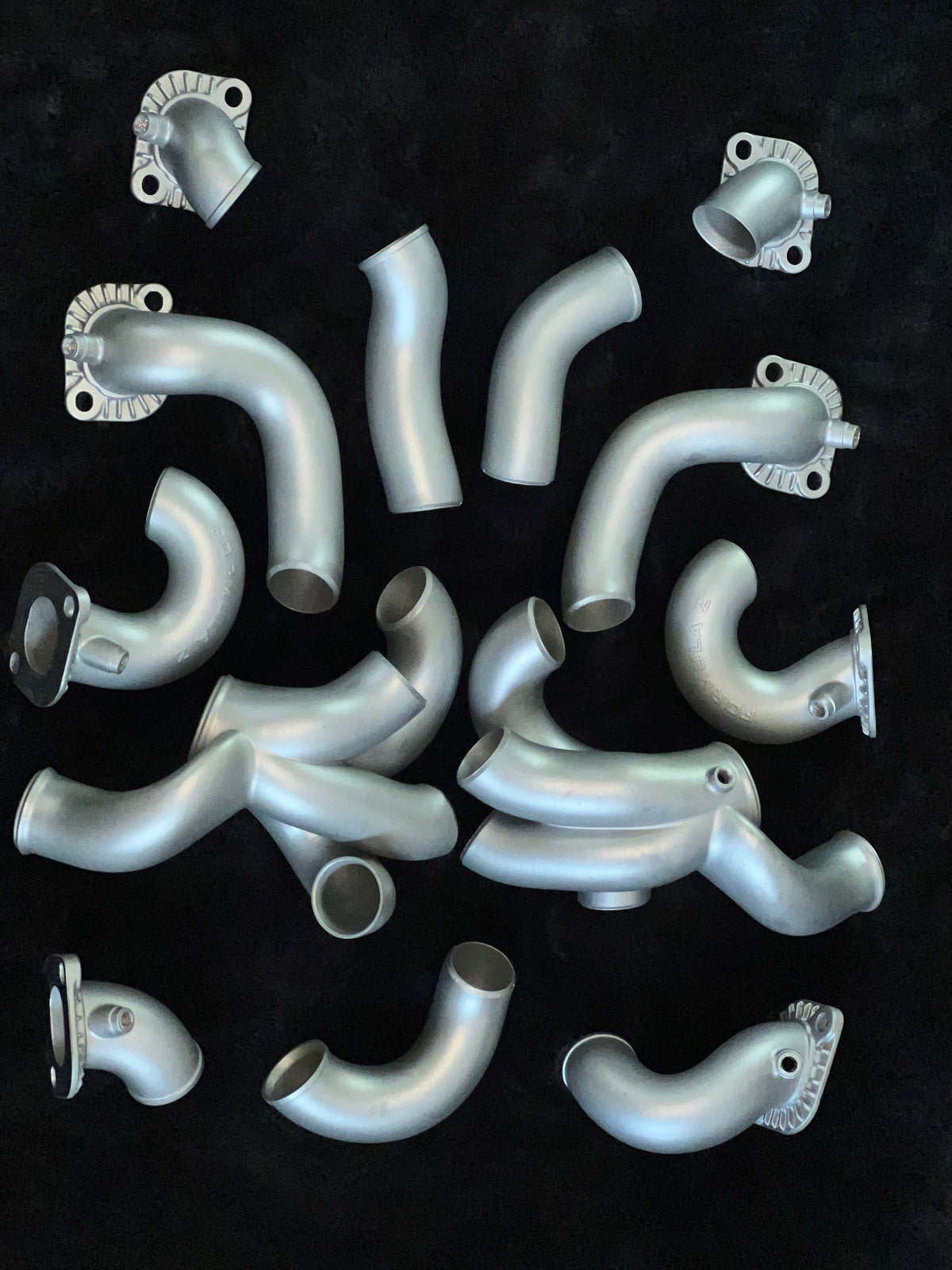 2000WHP capable BMW 4.4tt S63tu4 turbo system — clean supplier-origin gallery image 14