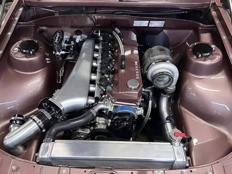 Plazmaman RB30 single cam six injector manifold; photographed configuration and finish are examples